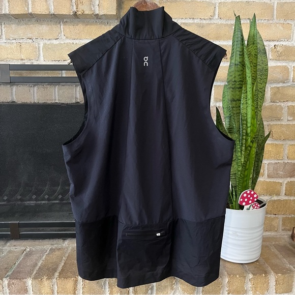 On Cloud Mens Running Weather Vest Black Size XL - Picture 3 of 6
